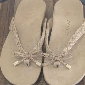 Vionic Sandals Size 10 Tan Cork Bow Thong Flip Flop Comfort